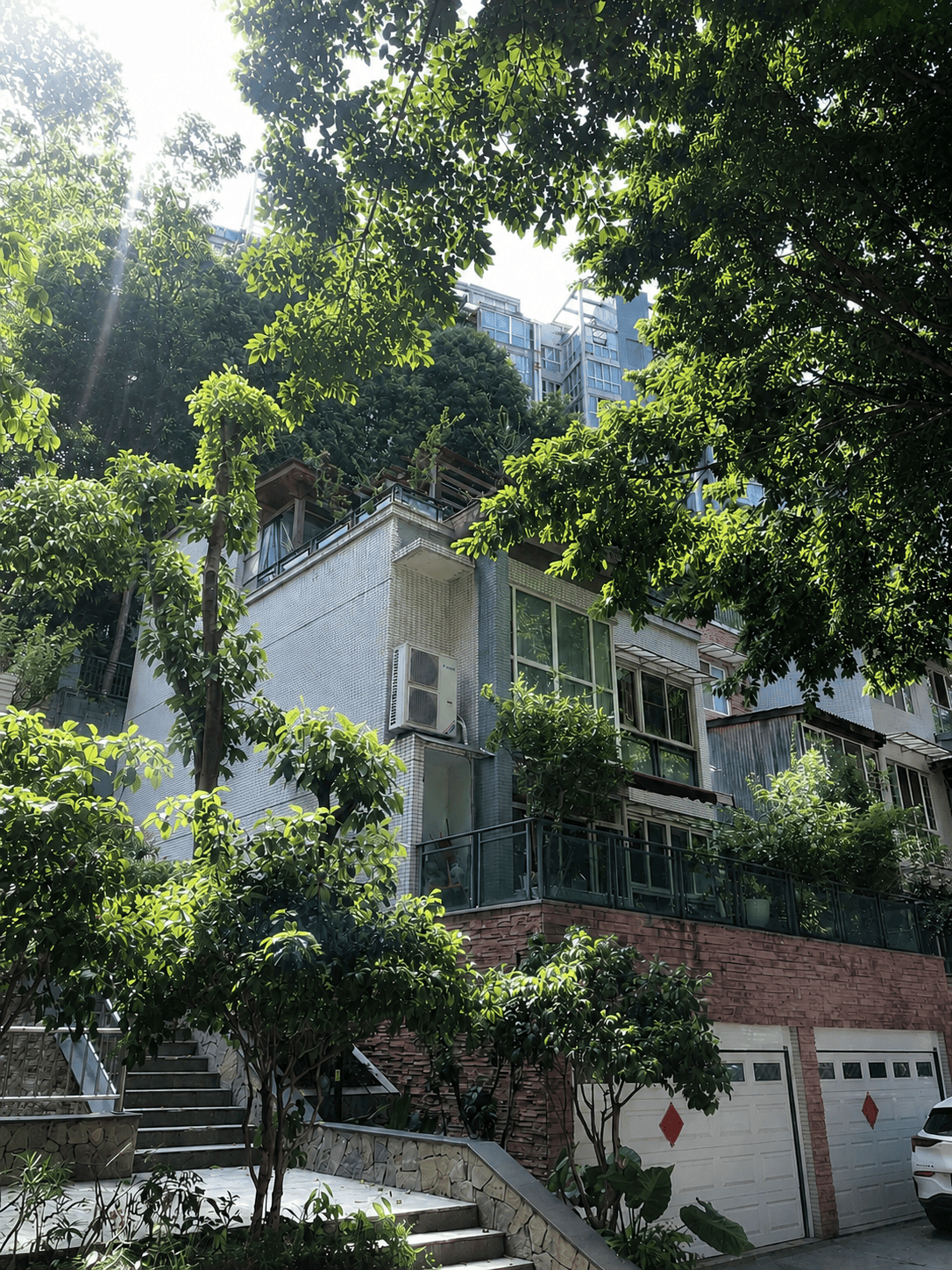 运城岛居岁月从容升级：小小岛老别墅加装蒂升悦行款电梯